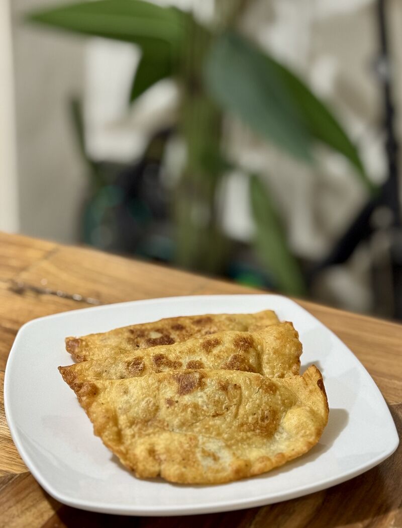 Empanadas doradas recién hechas